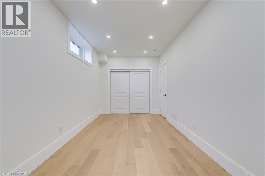 1411 Mountain Grove Avenue, Burlington, ON - Indoor Photo Showing Other Room