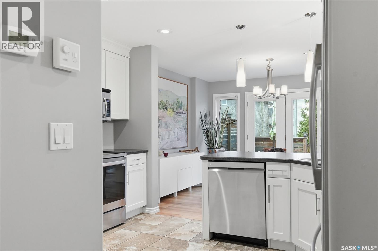 215 Whalley Crescent, Saskatoon, SK - Indoor Photo Showing Kitchen