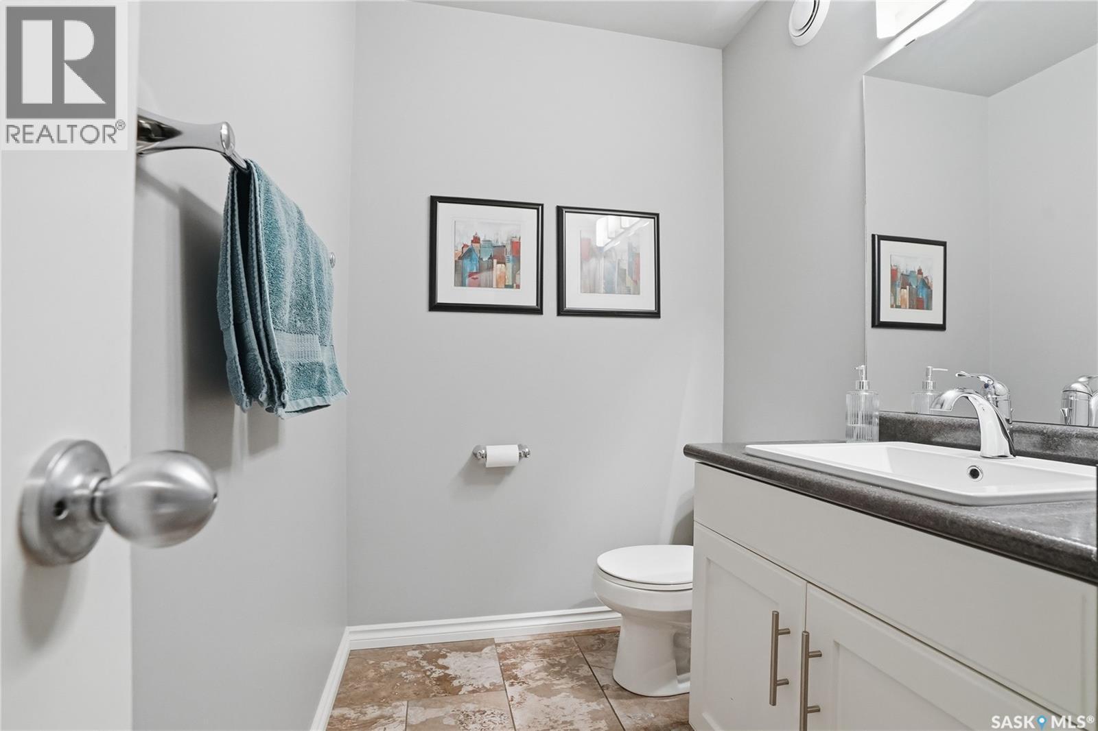 215 Whalley Crescent, Saskatoon, SK - Indoor Photo Showing Bathroom