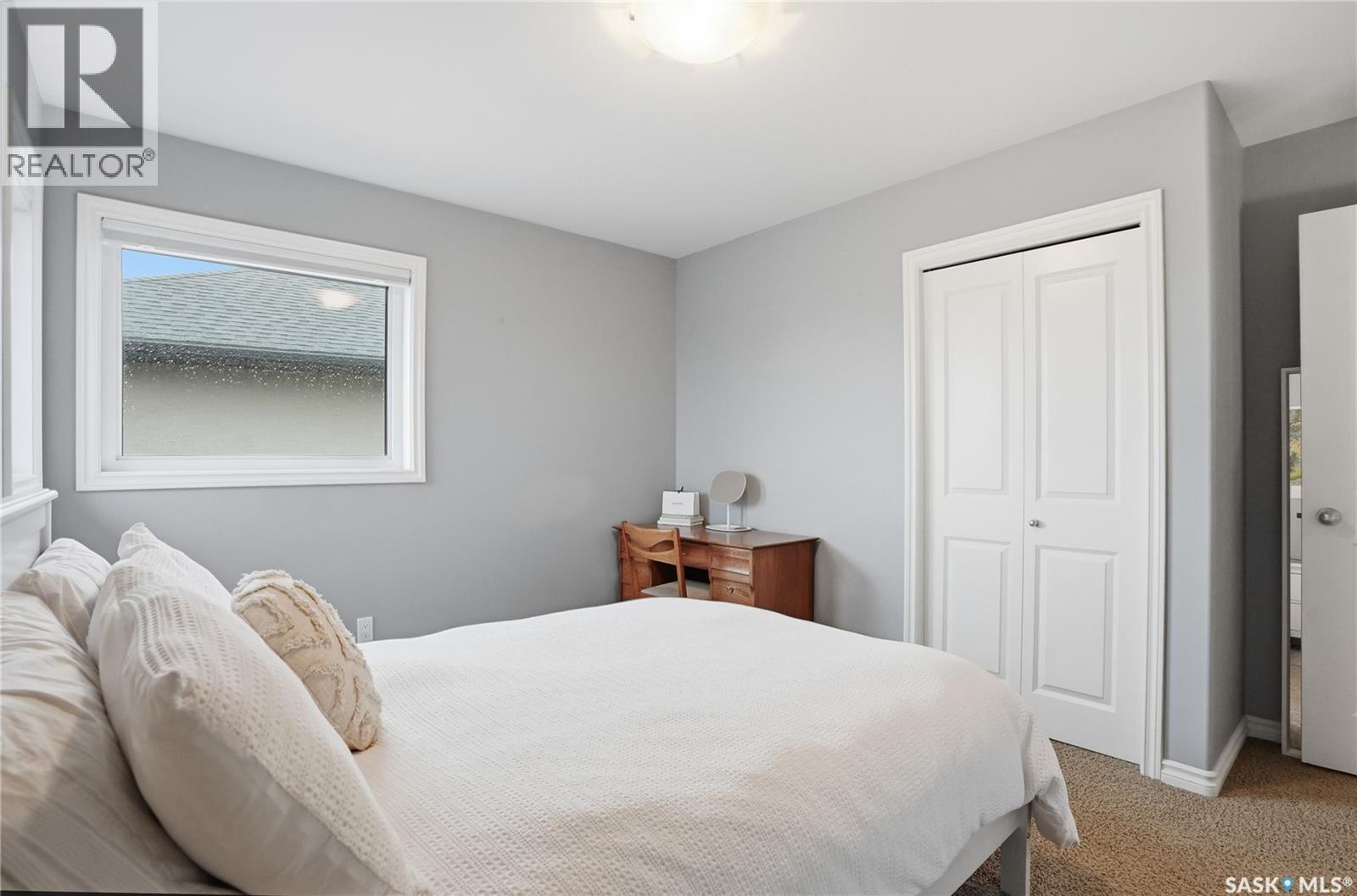 215 Whalley Crescent, Saskatoon, SK - Indoor Photo Showing Bedroom