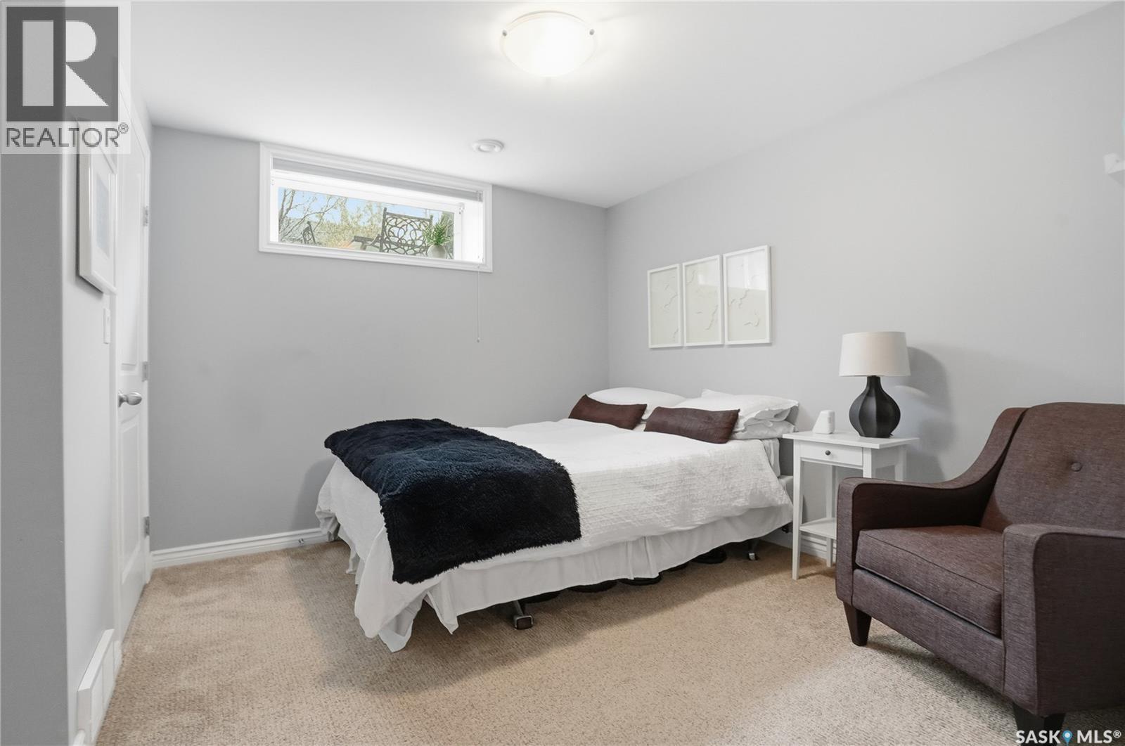 215 Whalley Crescent, Saskatoon, SK - Indoor Photo Showing Bedroom
