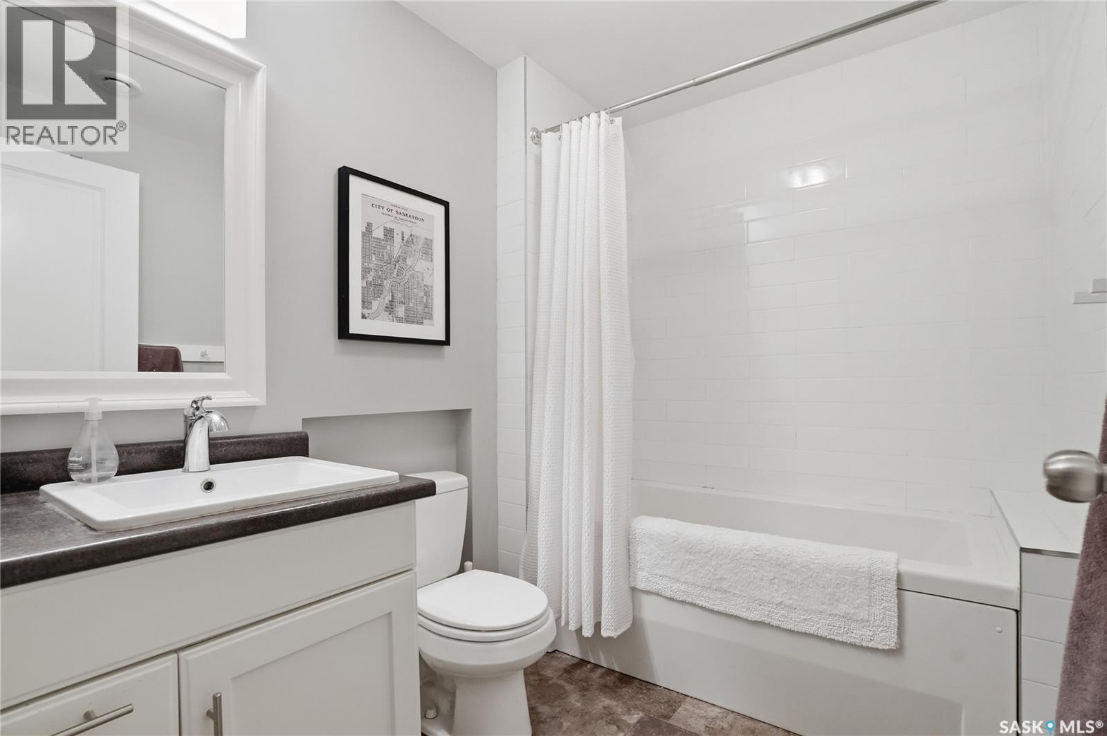 215 Whalley Crescent, Saskatoon, SK - Indoor Photo Showing Bathroom