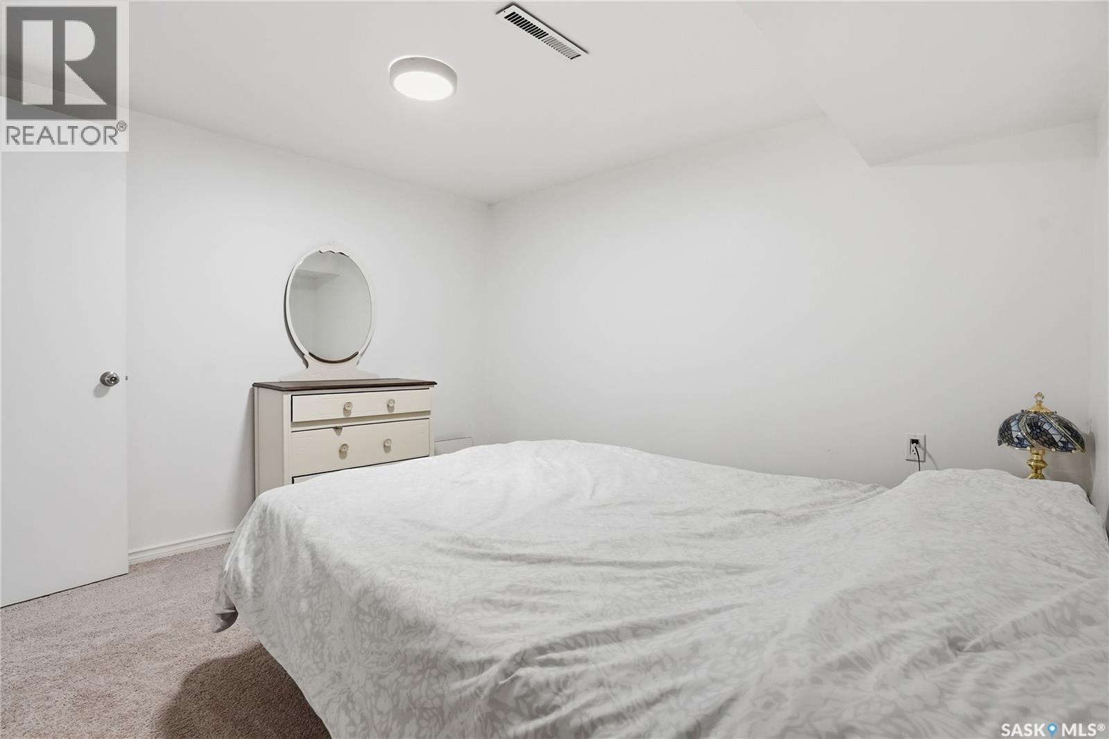 1210 K Avenue N, Saskatoon, SK - Indoor Photo Showing Bedroom