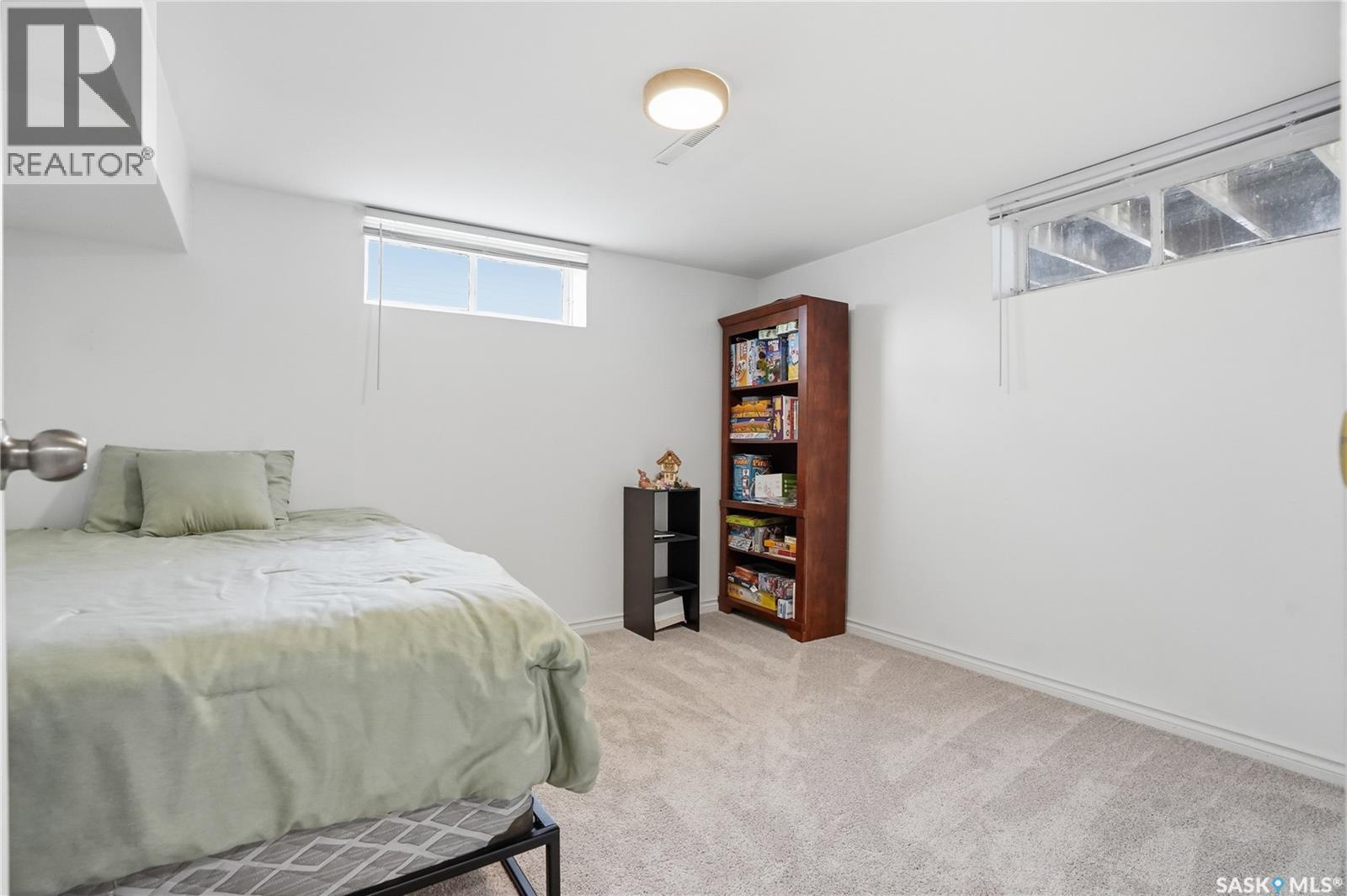 1210 K Avenue N, Saskatoon, SK - Indoor Photo Showing Bedroom