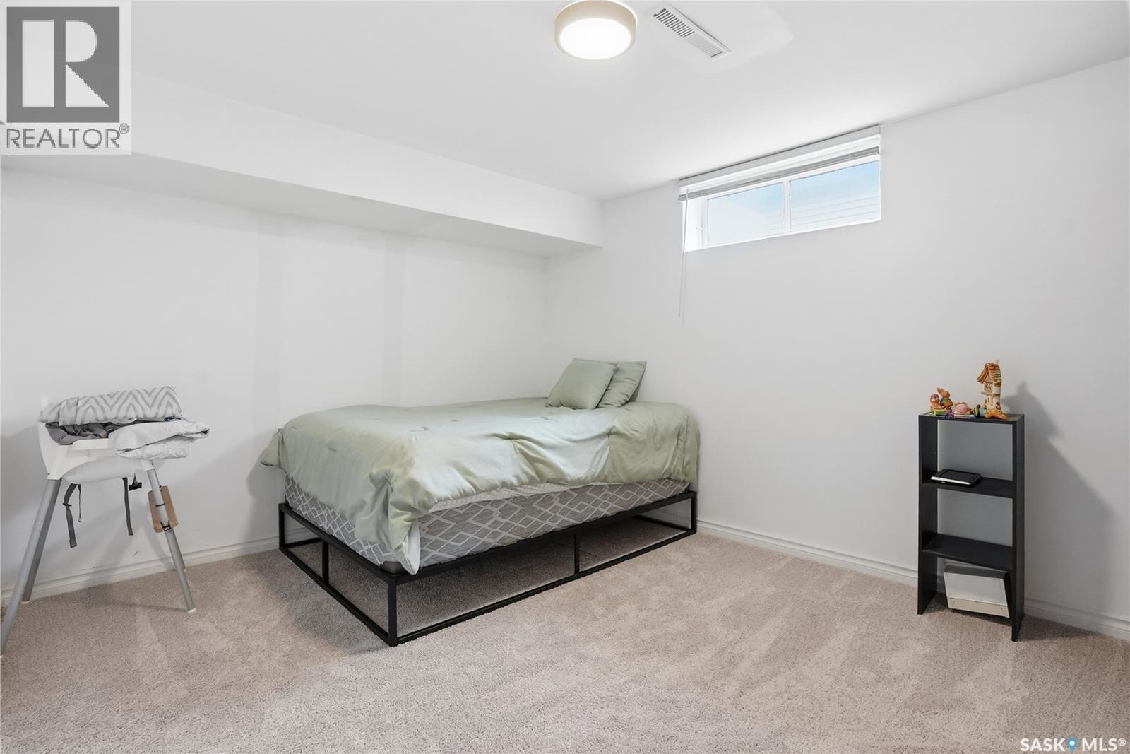 1210 K Avenue N, Saskatoon, SK - Indoor Photo Showing Bedroom