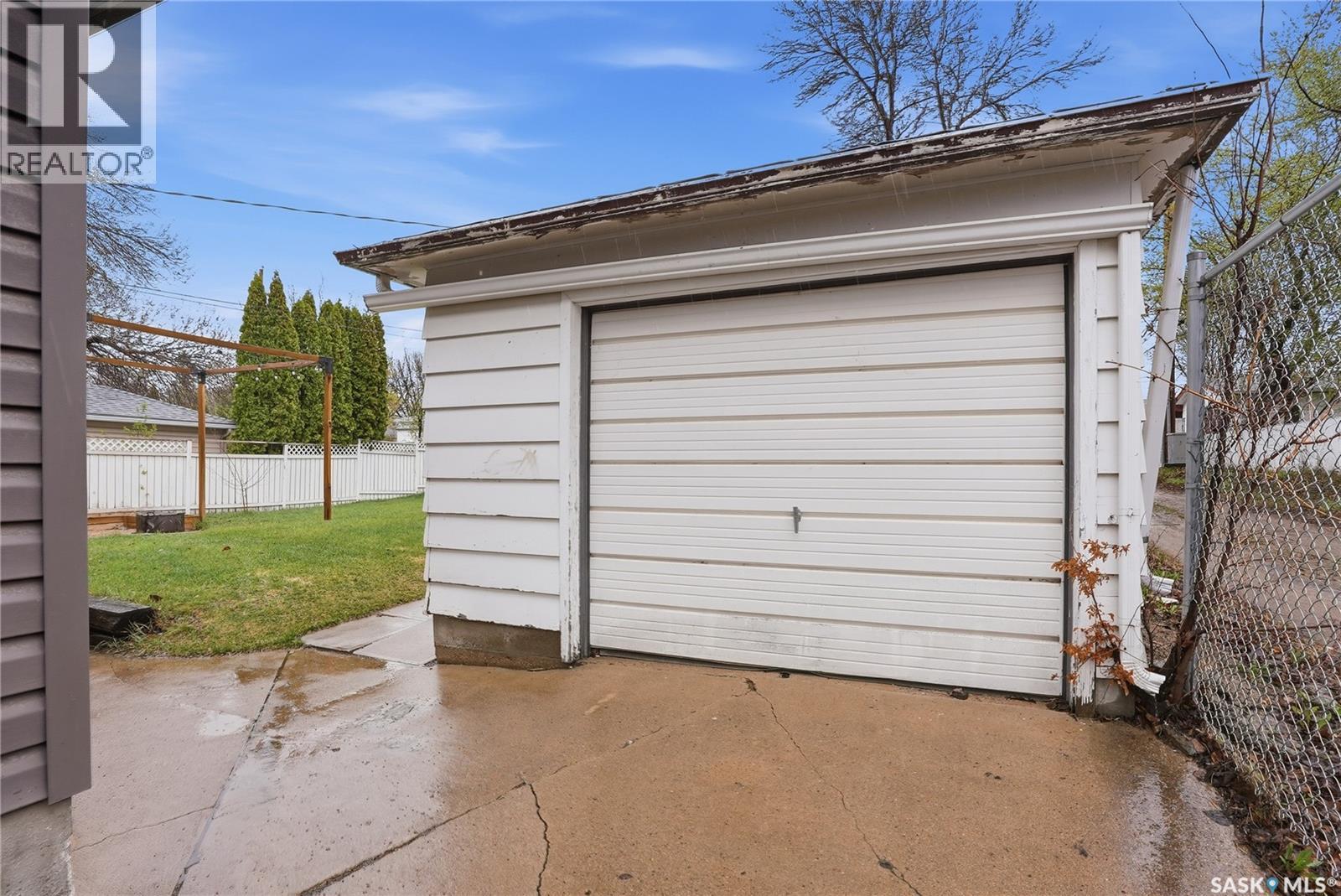 1210 K Avenue N, Saskatoon, SK - Outdoor With Exterior