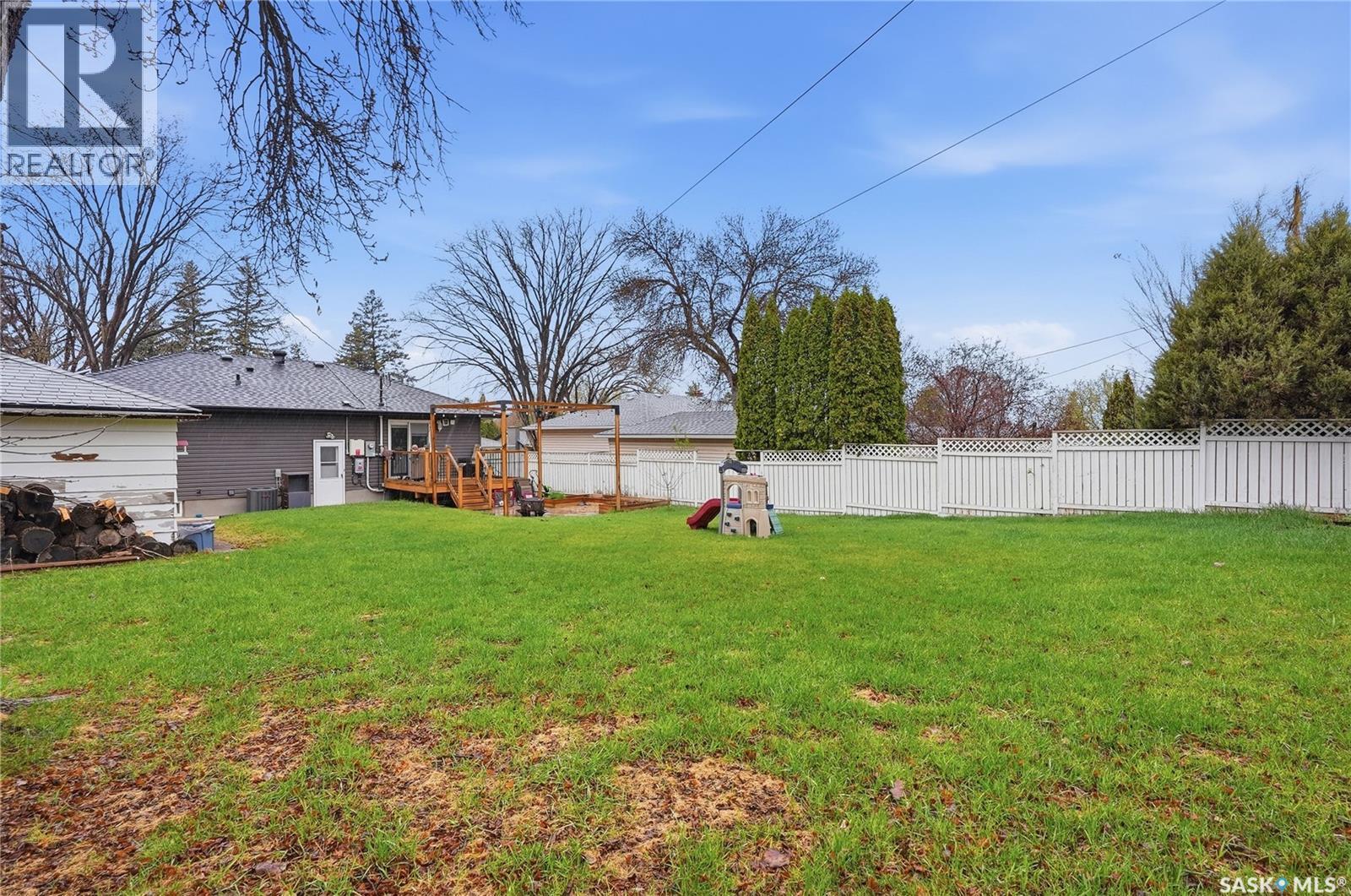 1210 K Avenue N, Saskatoon, SK - Outdoor