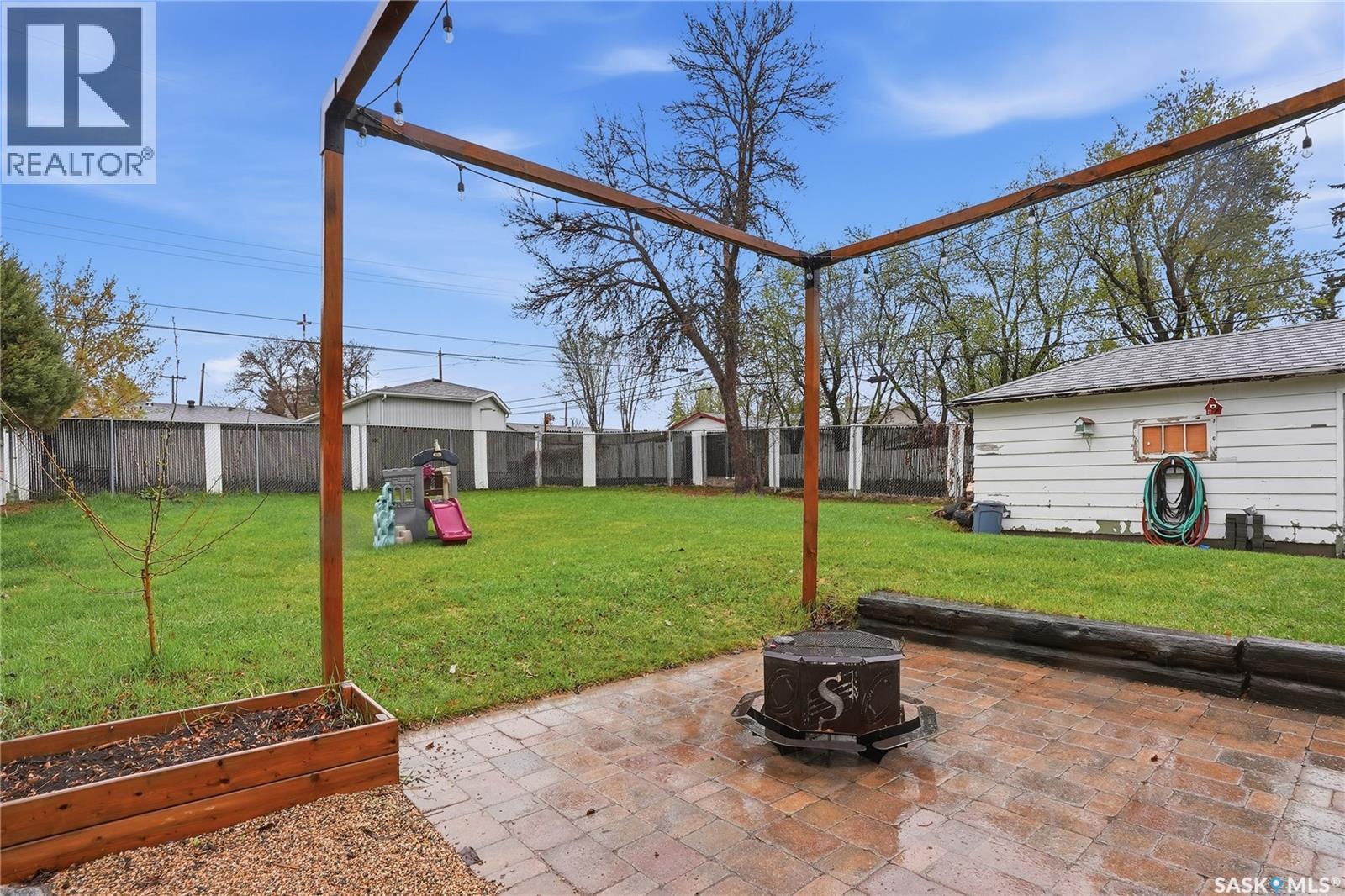 1210 K Avenue N, Saskatoon, SK - Outdoor