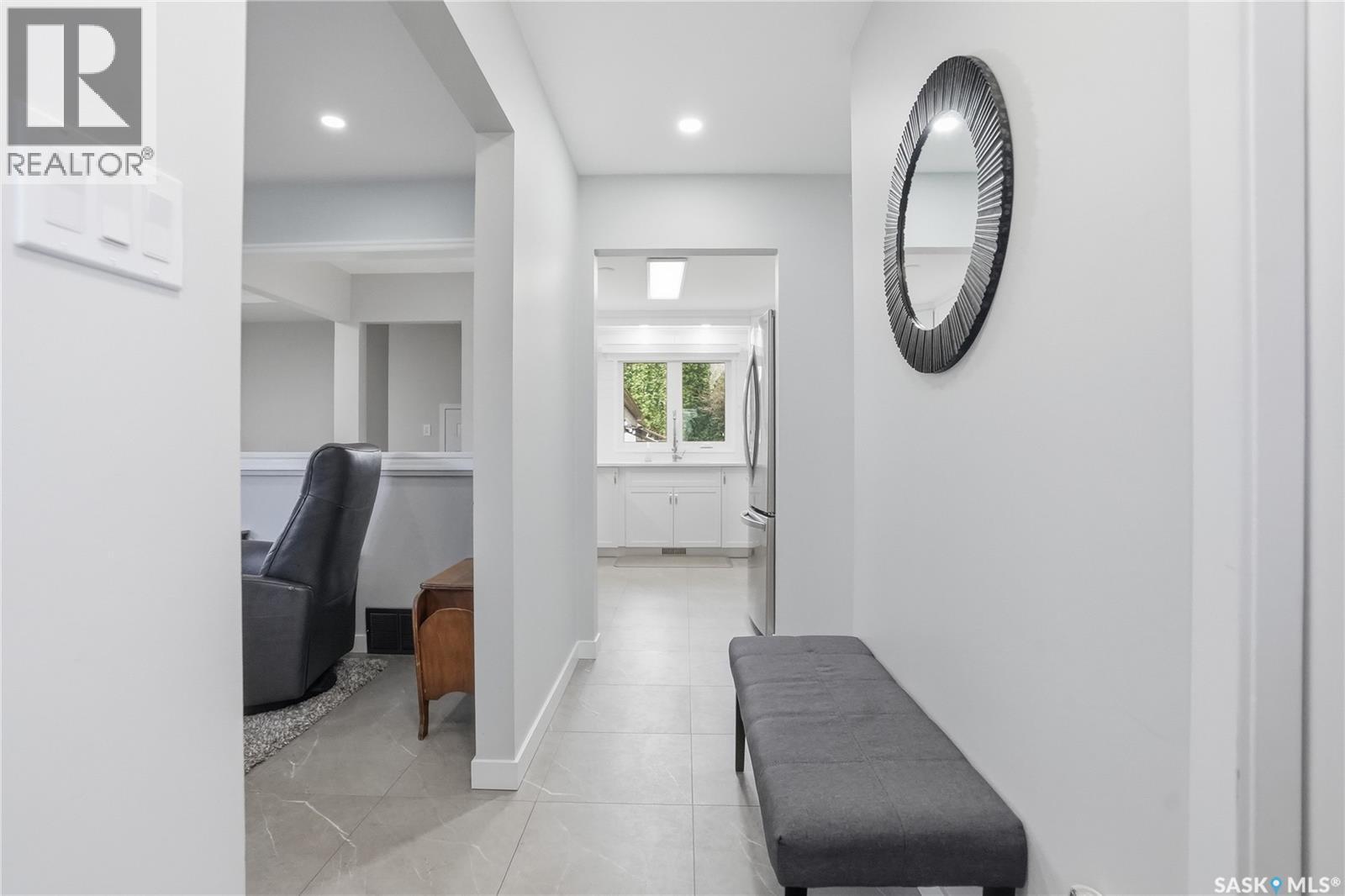1646 East Heights, Saskatoon, SK - Indoor Photo Showing Other Room