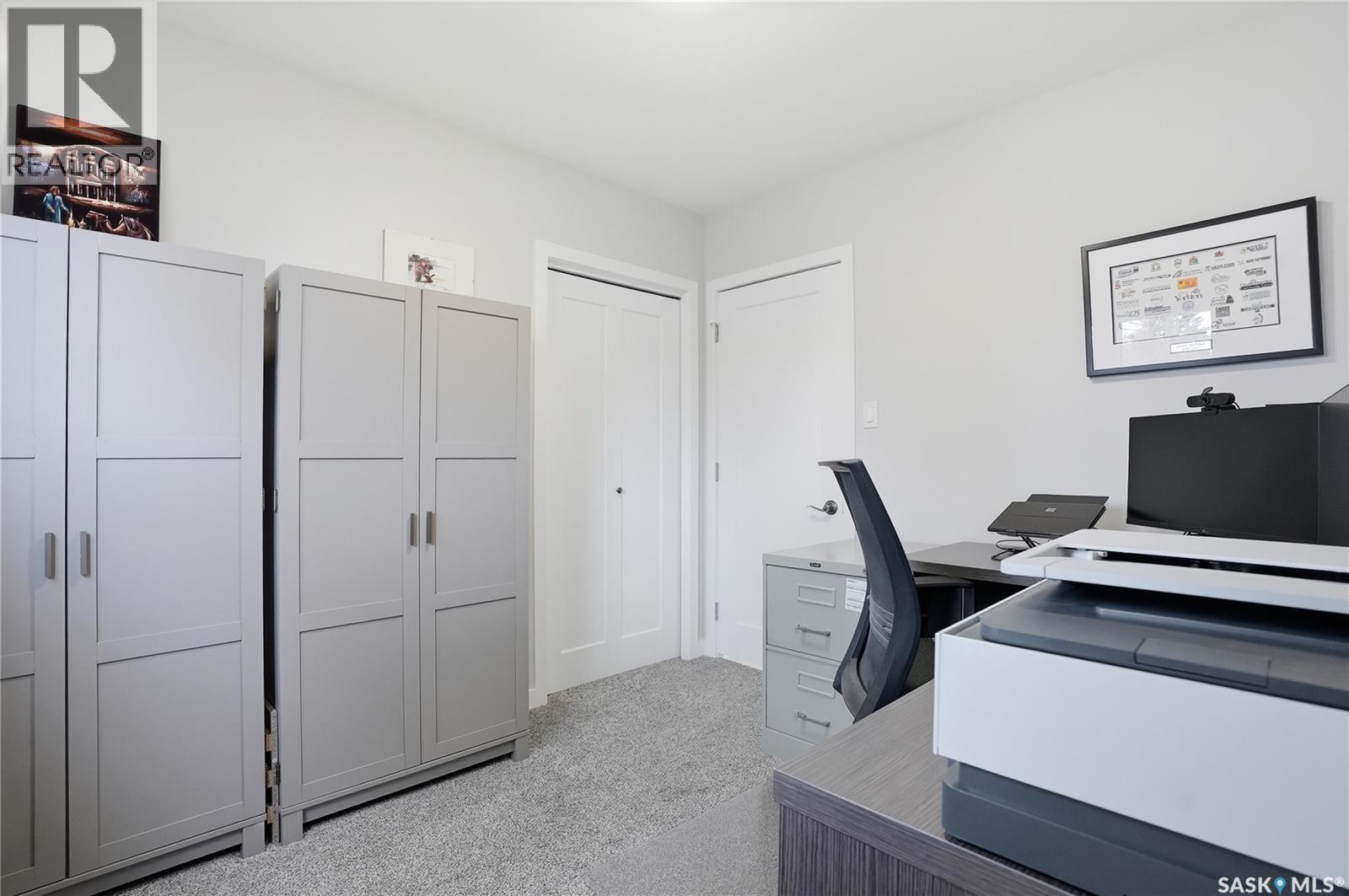 1646 East Heights, Saskatoon, SK - Indoor Photo Showing Office