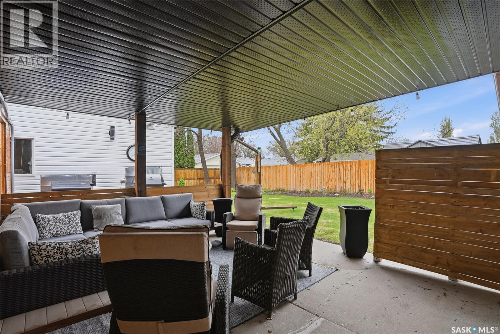 1646 East Heights, Saskatoon, SK - Outdoor With Deck Patio Veranda With Exterior
