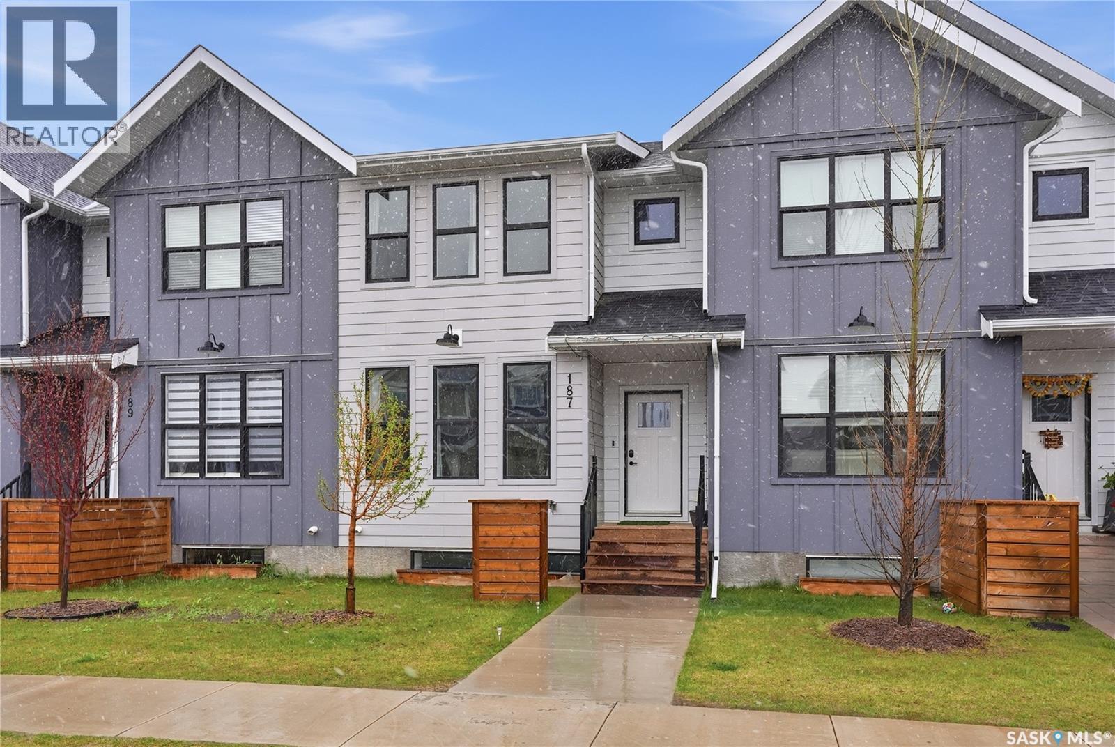 187 Rosewood Boulevard E, Saskatoon, SK - Outdoor With Facade
