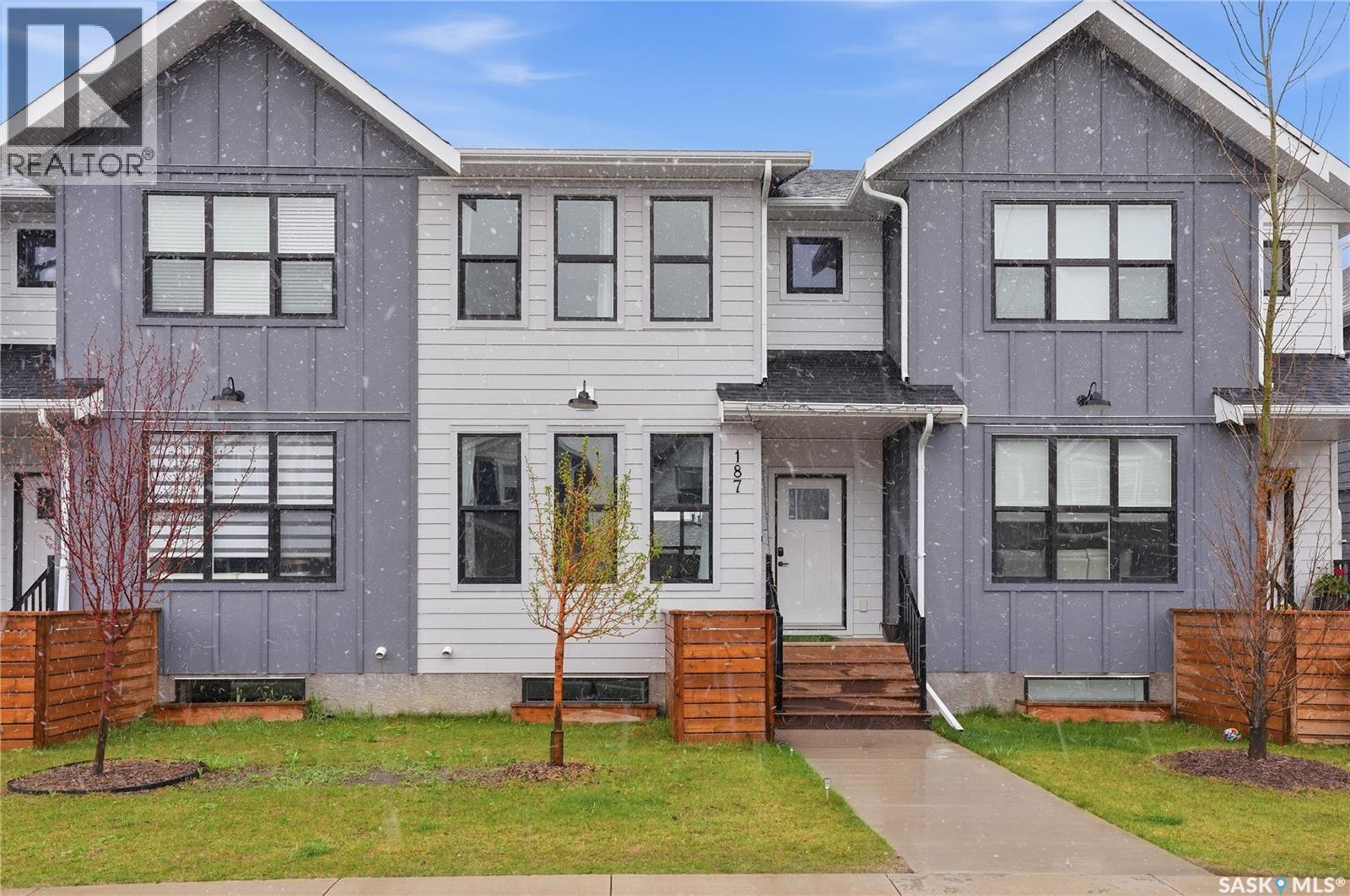 187 Rosewood Boulevard E, Saskatoon, SK - Outdoor With Facade
