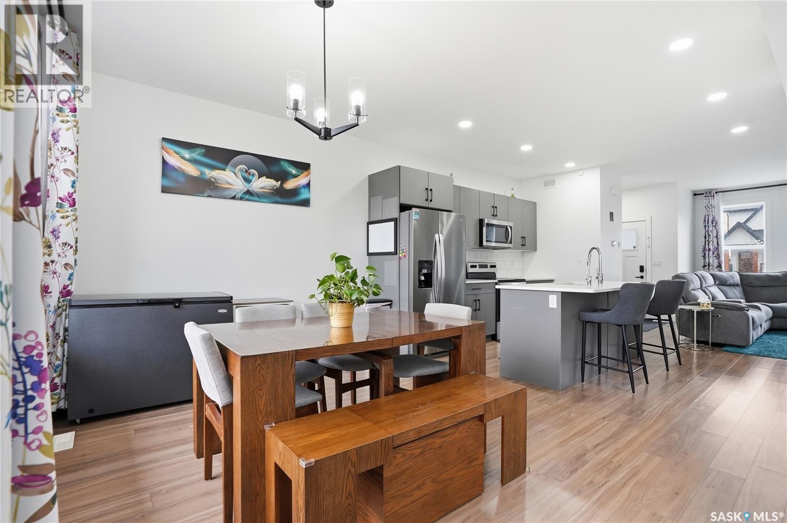 187 Rosewood Boulevard E, Saskatoon, SK - Indoor Photo Showing Dining Room