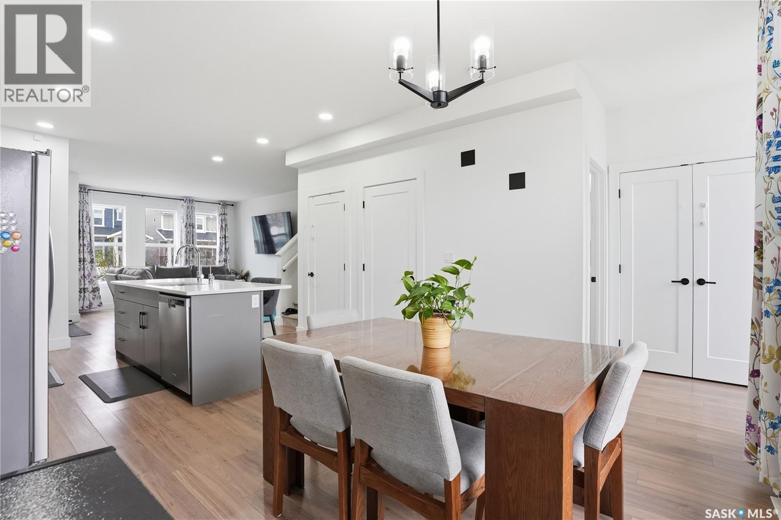 187 Rosewood Boulevard E, Saskatoon, SK - Indoor Photo Showing Dining Room