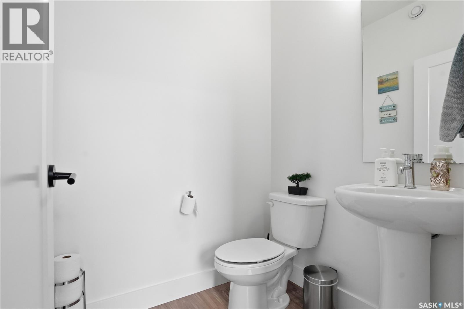 187 Rosewood Boulevard E, Saskatoon, SK - Indoor Photo Showing Bathroom