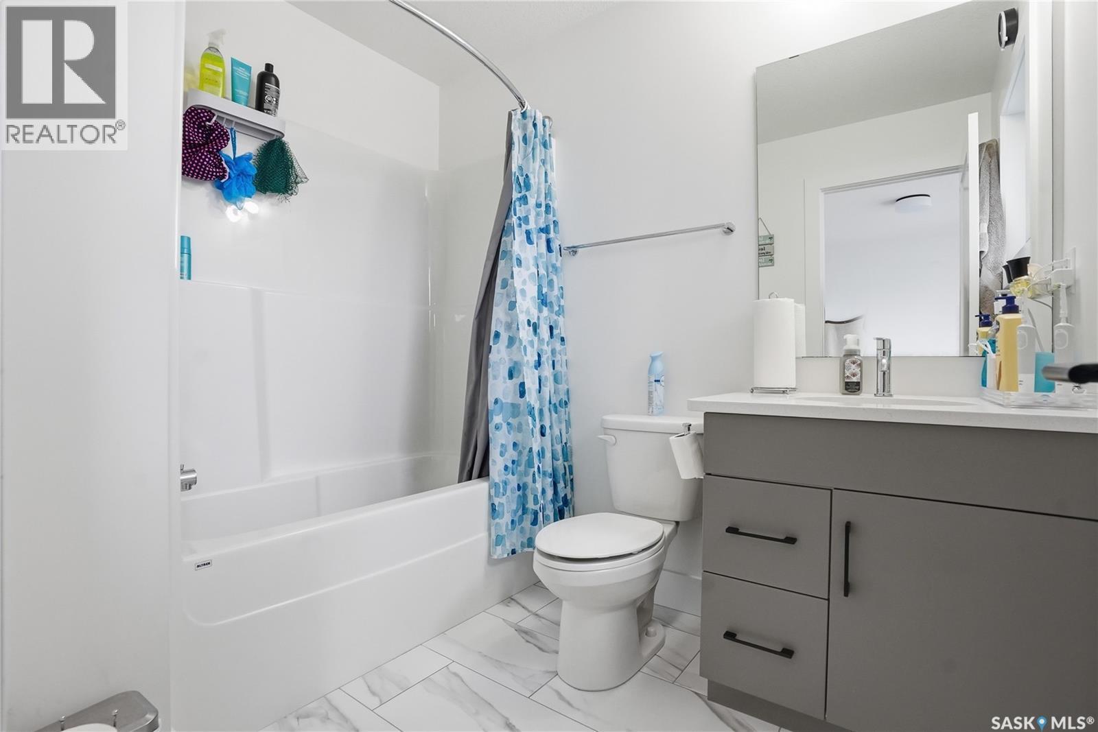 187 Rosewood Boulevard E, Saskatoon, SK - Indoor Photo Showing Bathroom