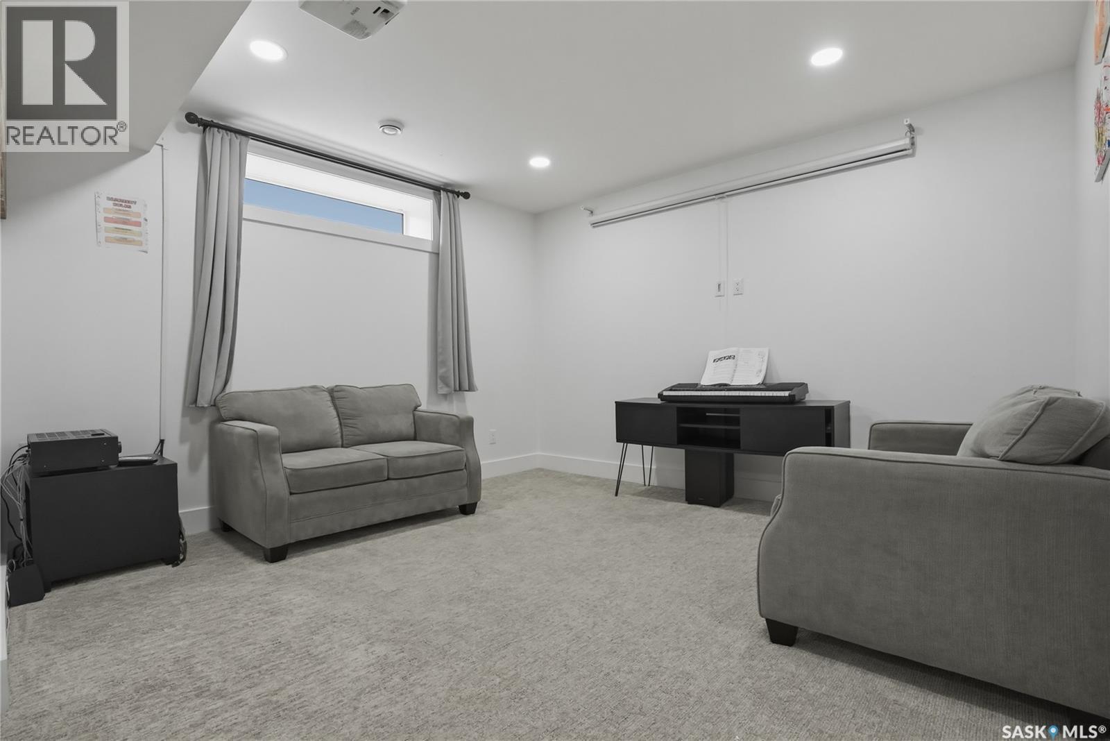 187 Rosewood Boulevard E, Saskatoon, SK - Indoor