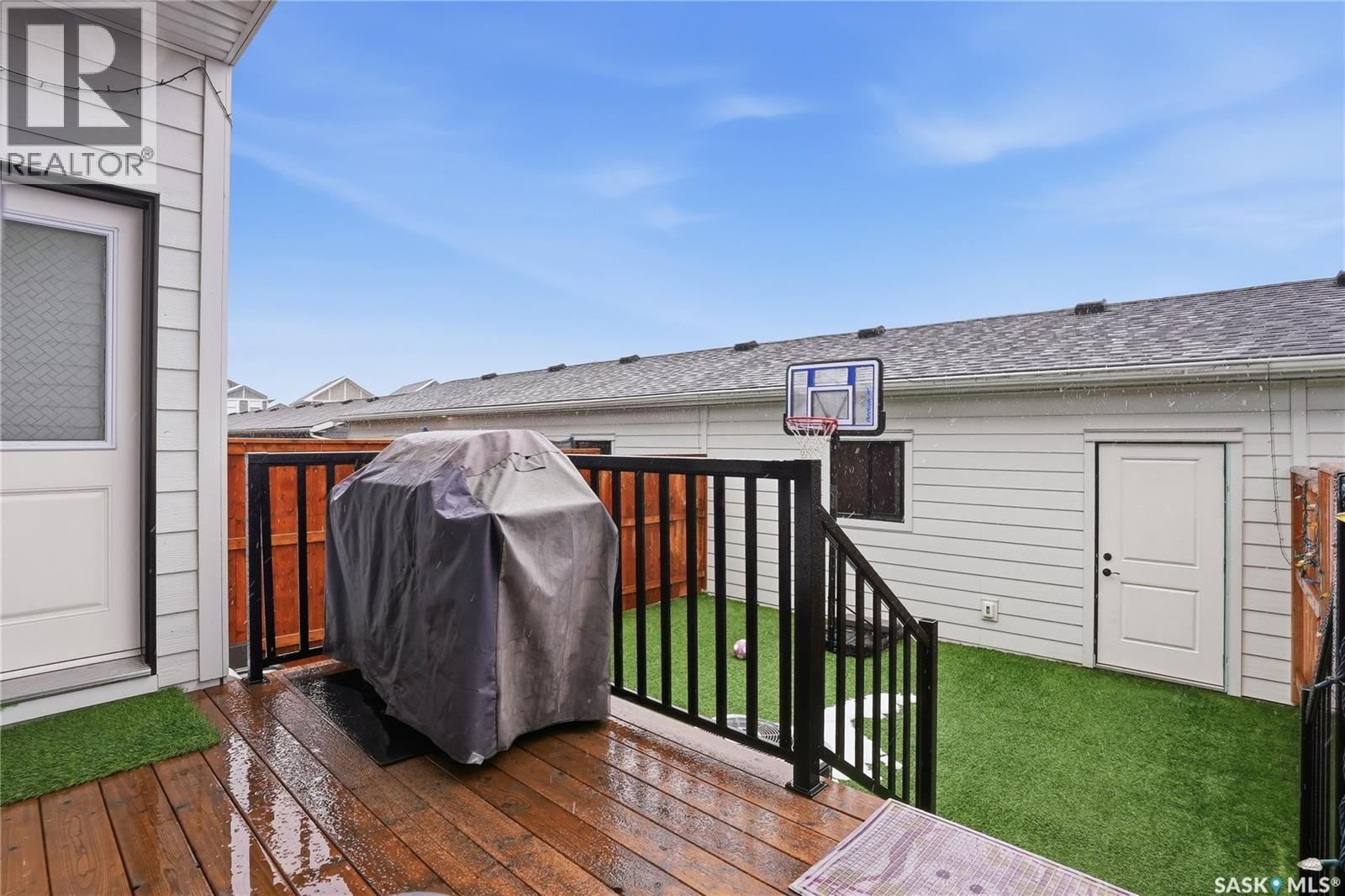 187 Rosewood Boulevard E, Saskatoon, SK - Outdoor With Exterior