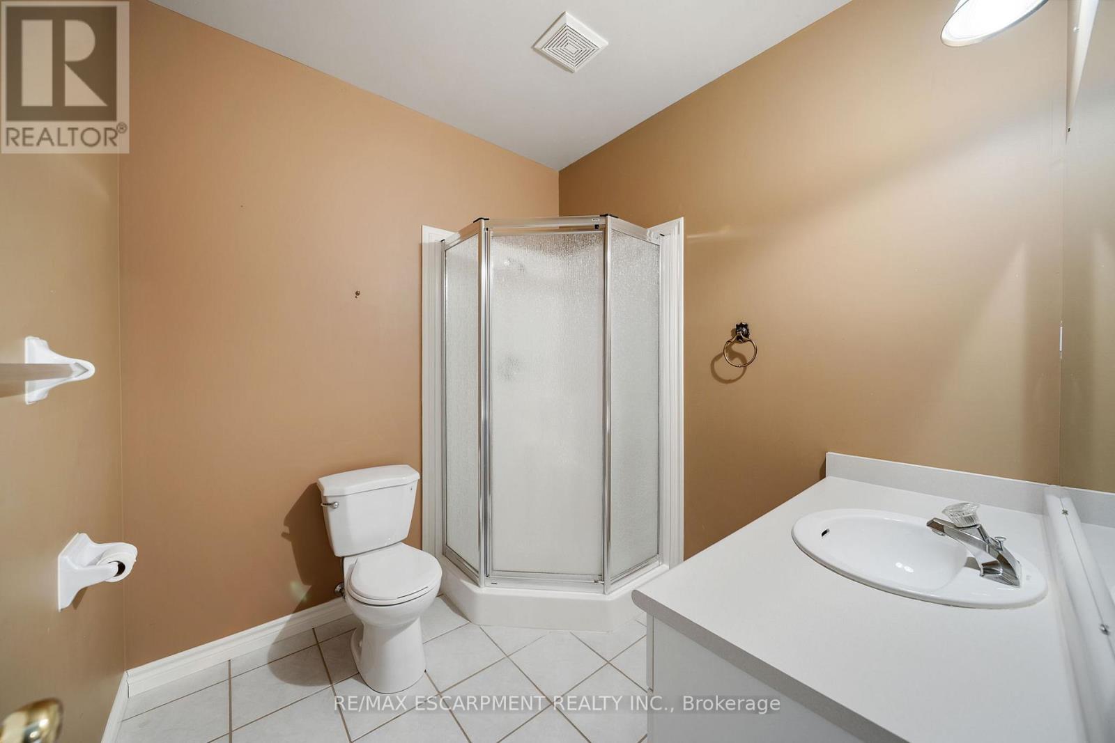 16 Macpherson Drive, Brant, ON - Indoor Photo Showing Bathroom