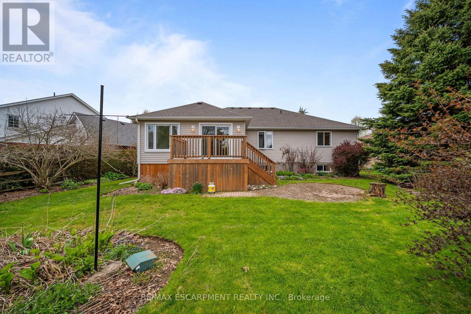 16 Macpherson Drive, Brant, ON - Outdoor
