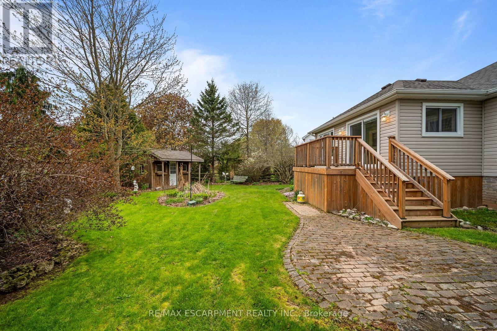16 Macpherson Drive, Brant, ON - Outdoor