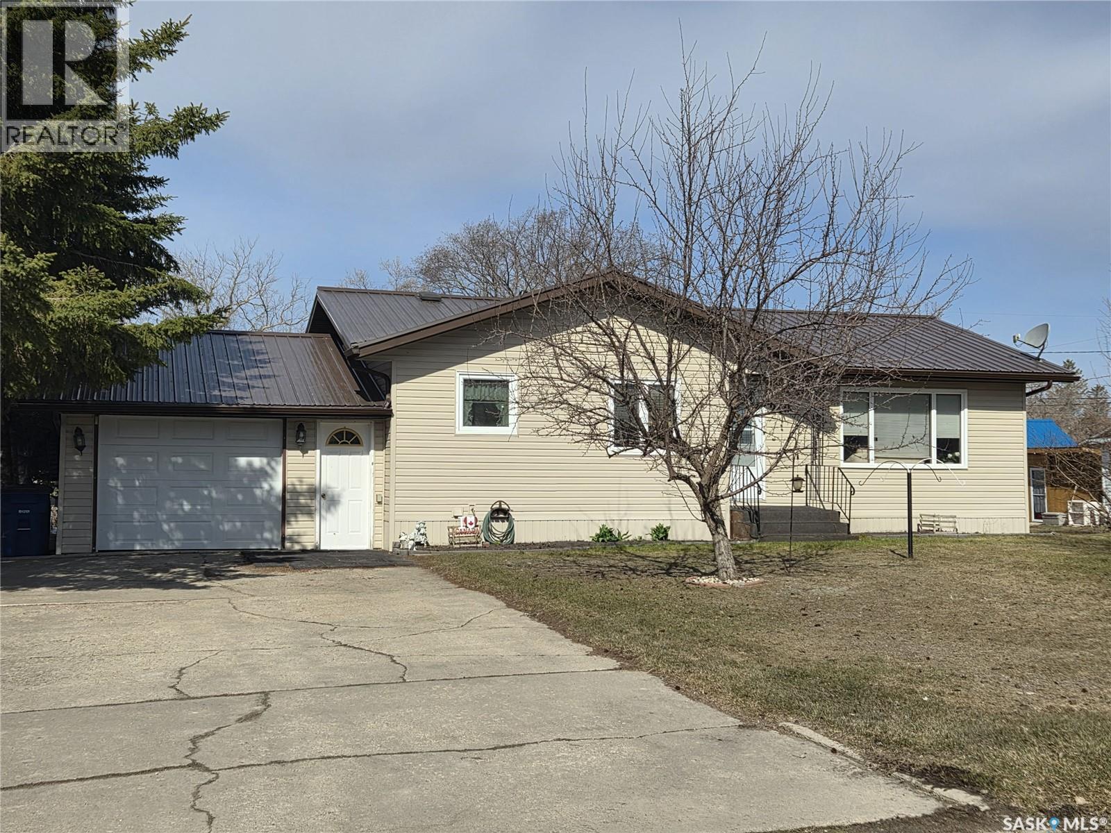 249 Sixth Street Ne, Wadena, SK - Outdoor