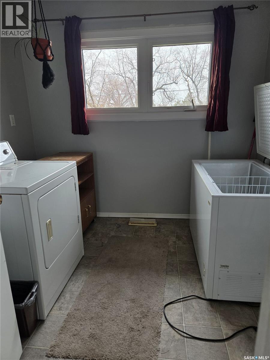 249 Sixth Street Ne, Wadena, SK - Indoor Photo Showing Laundry Room