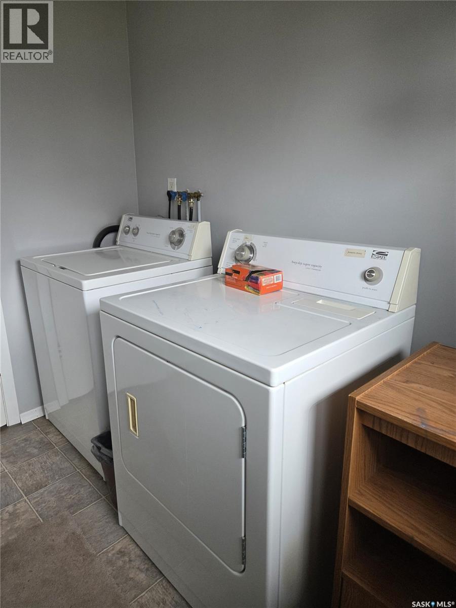 249 Sixth Street Ne, Wadena, SK - Indoor Photo Showing Laundry Room