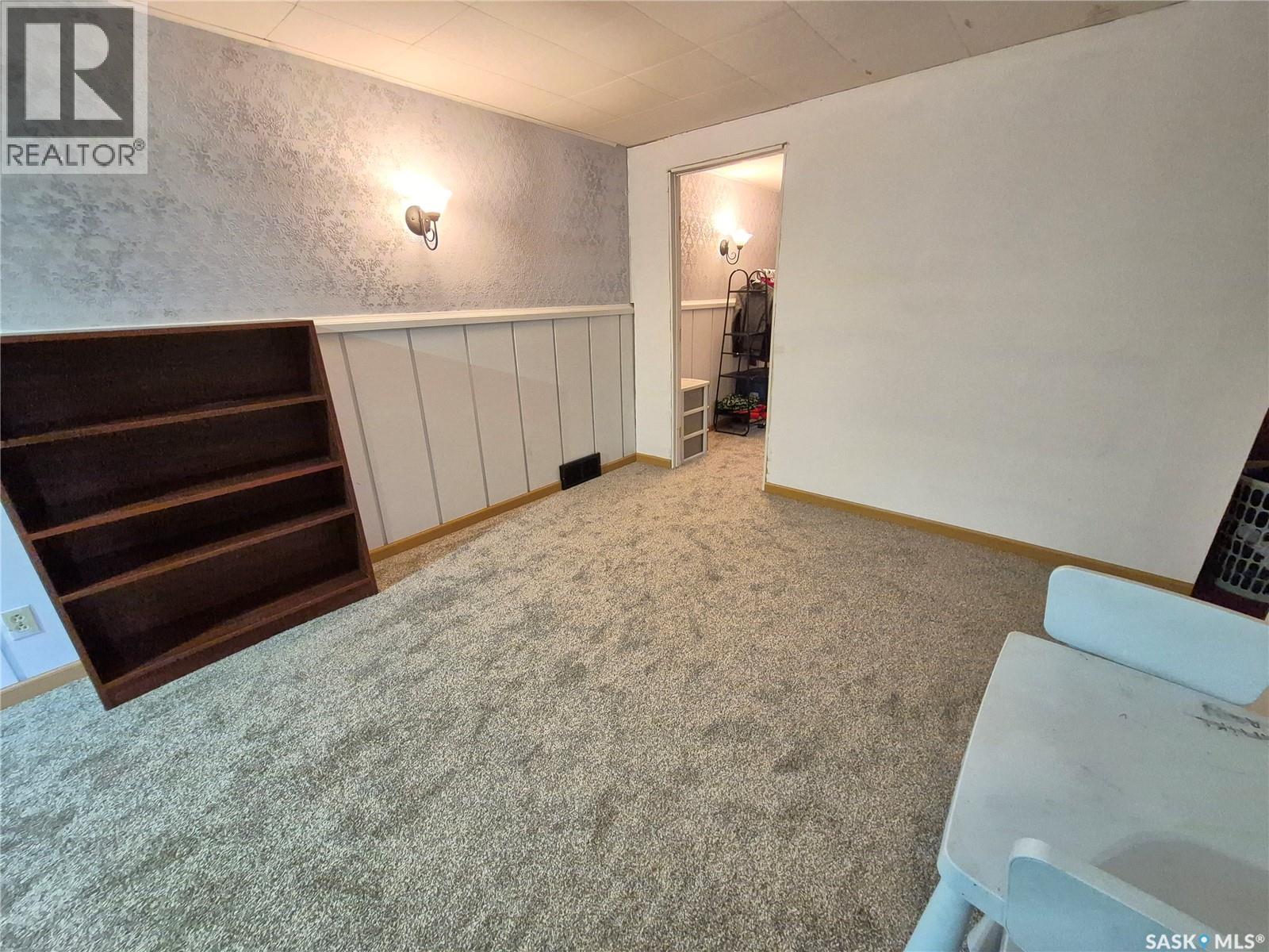 451 Woodlawn Crescent, Weyburn, SK - Indoor Photo Showing Other Room