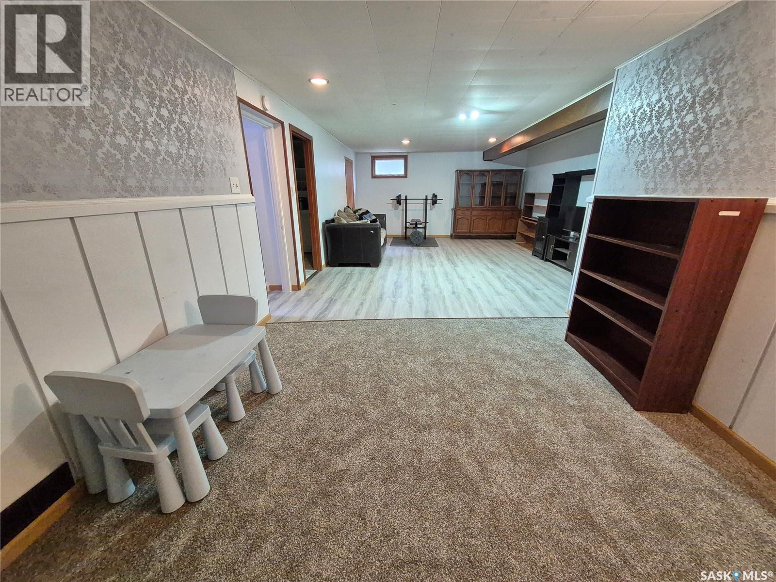451 Woodlawn Crescent, Weyburn, SK - Indoor Photo Showing Other Room