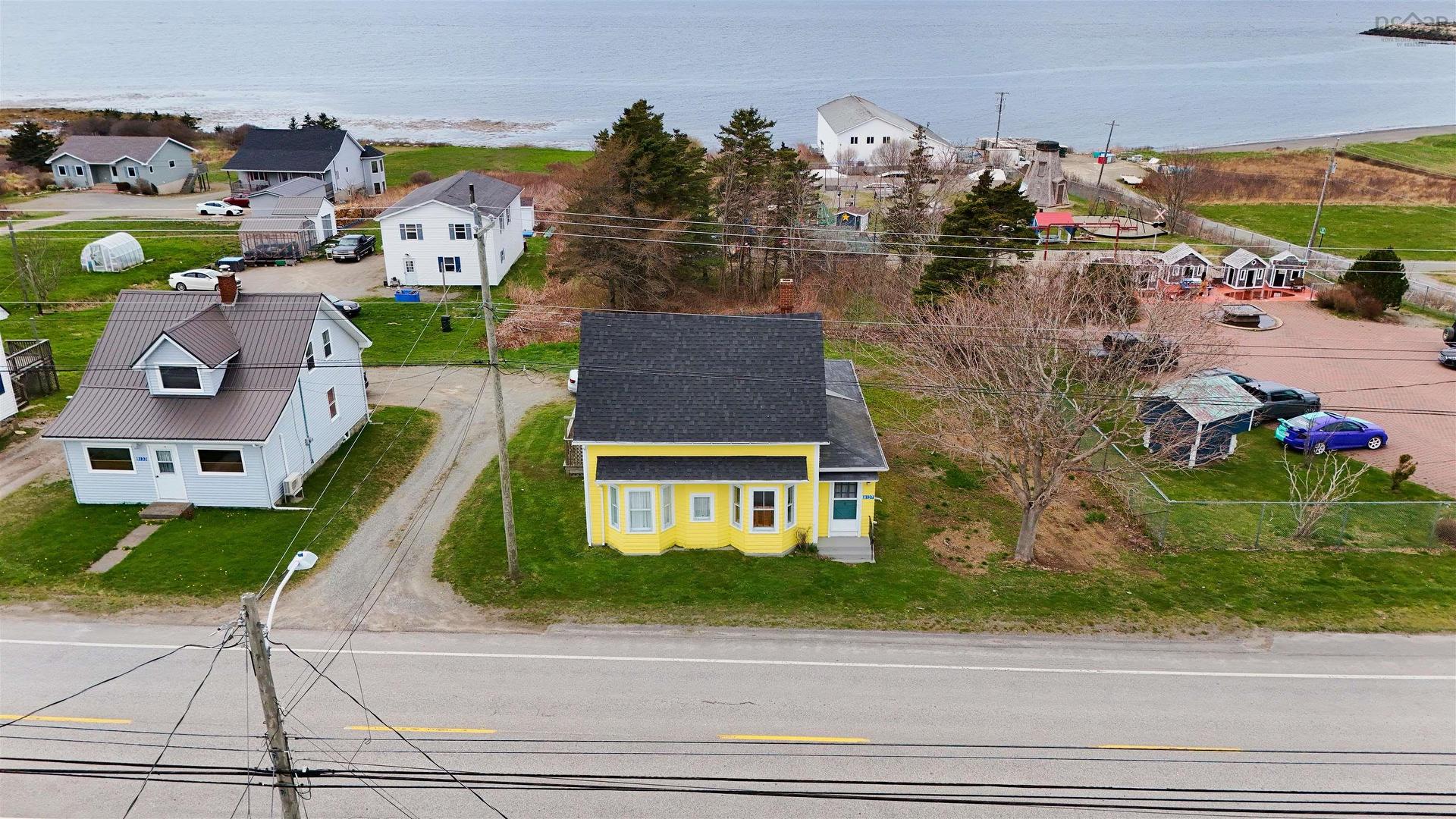 8137 Highway 1, Meteghan, NS