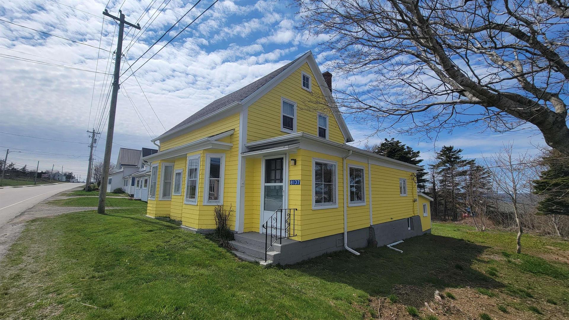 8137 Highway 1, Meteghan, NS