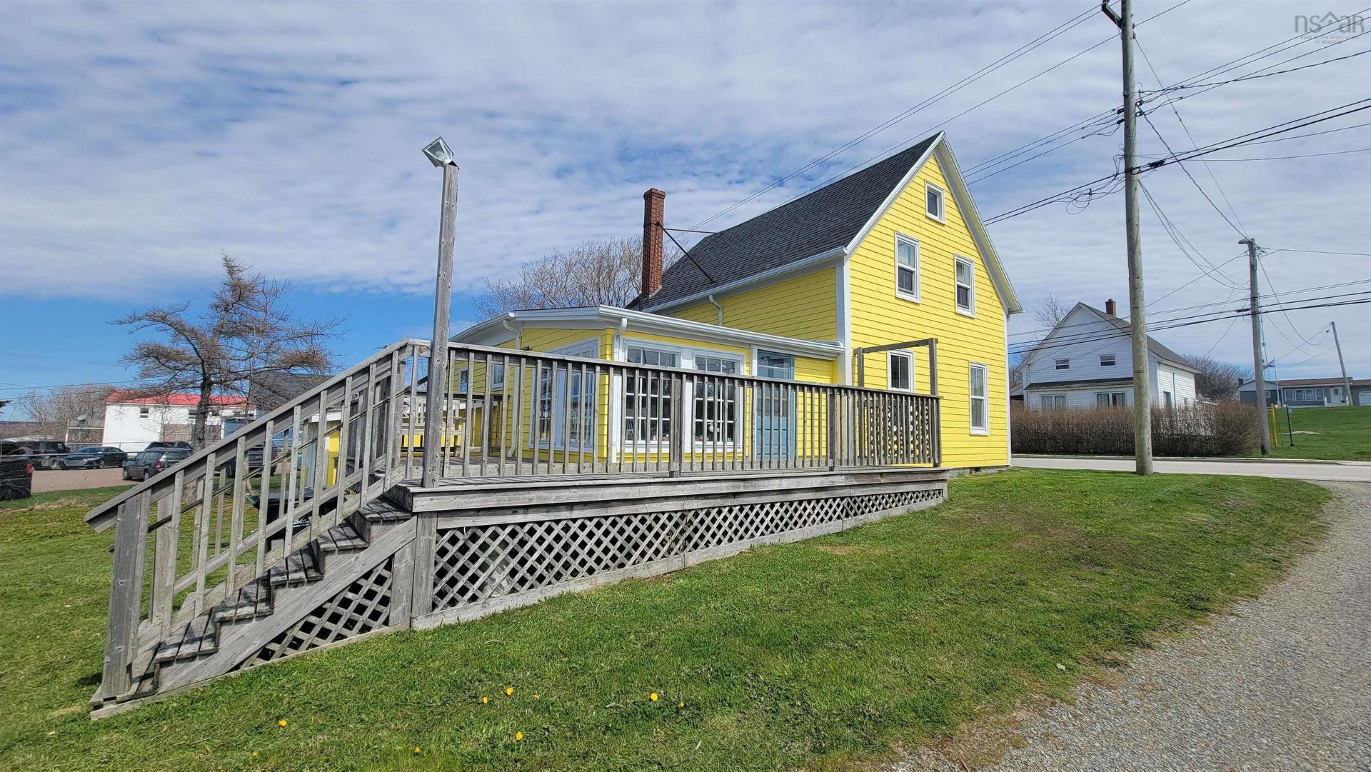 8137 Highway 1, Meteghan, NS