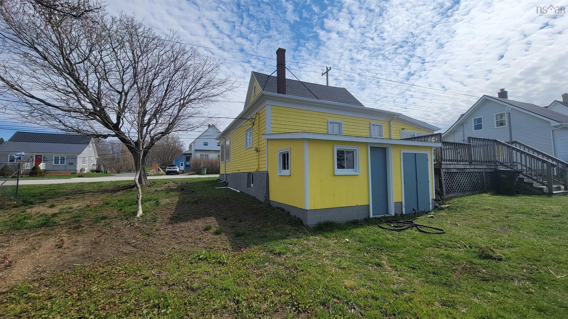 8137 Highway 1, Meteghan, NS
