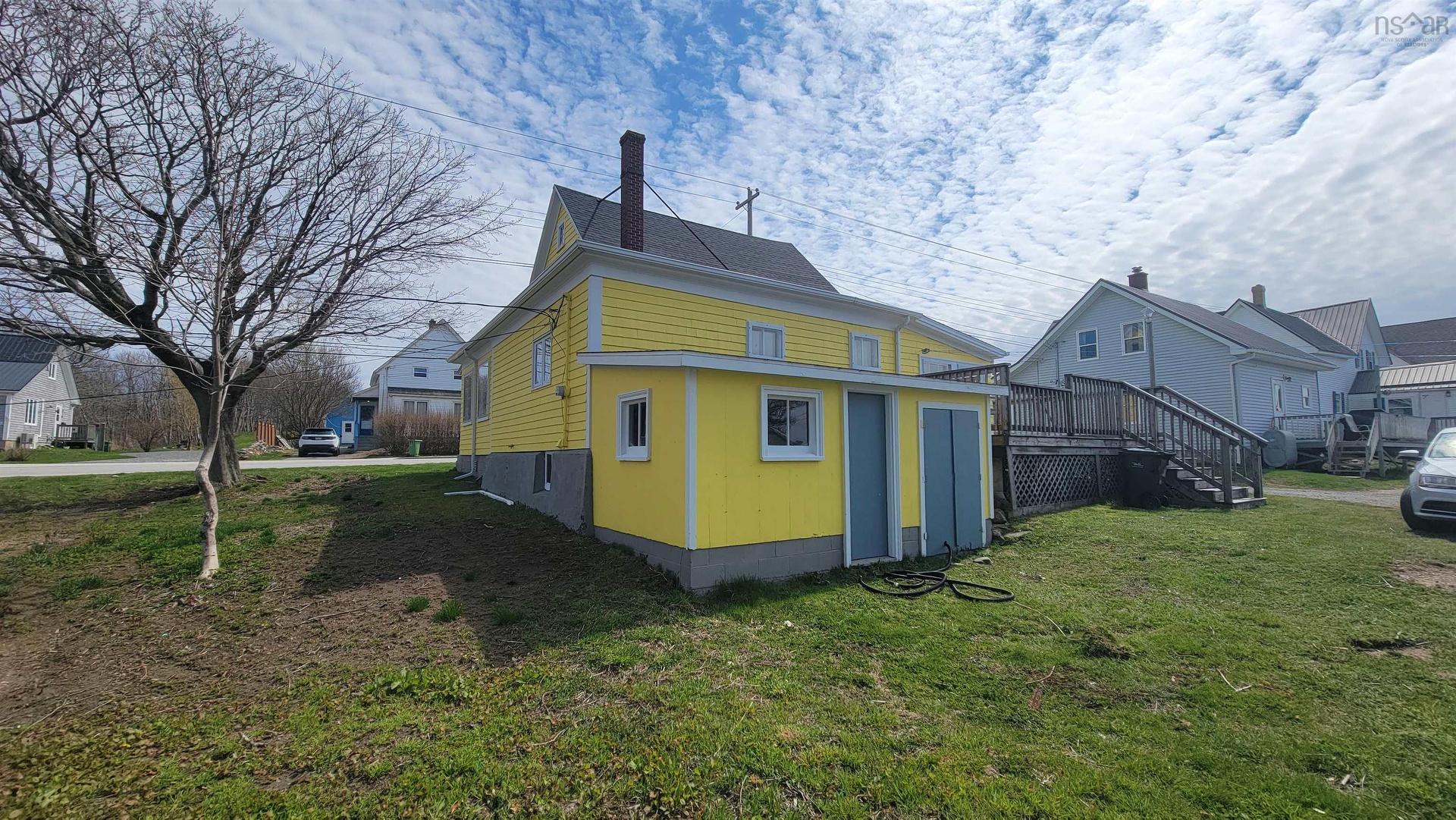 8137 Highway 1, Meteghan, NS