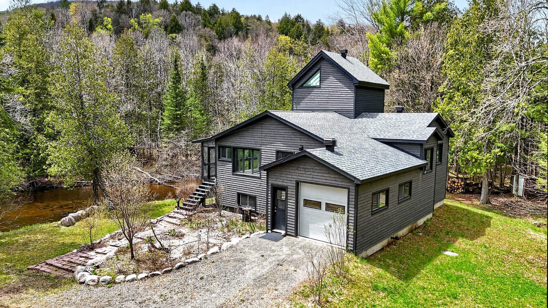 Front of Structure - 8 Ch. Parker, Harrington, QC - Outdoor