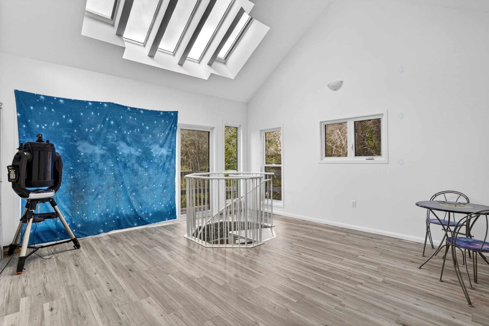 Family Room - 8 Ch. Parker, Harrington, QC - Indoor