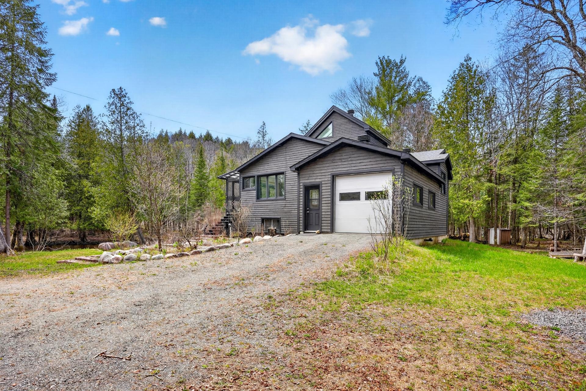 Front of Structure - 8 Ch. Parker, Harrington, QC - Outdoor