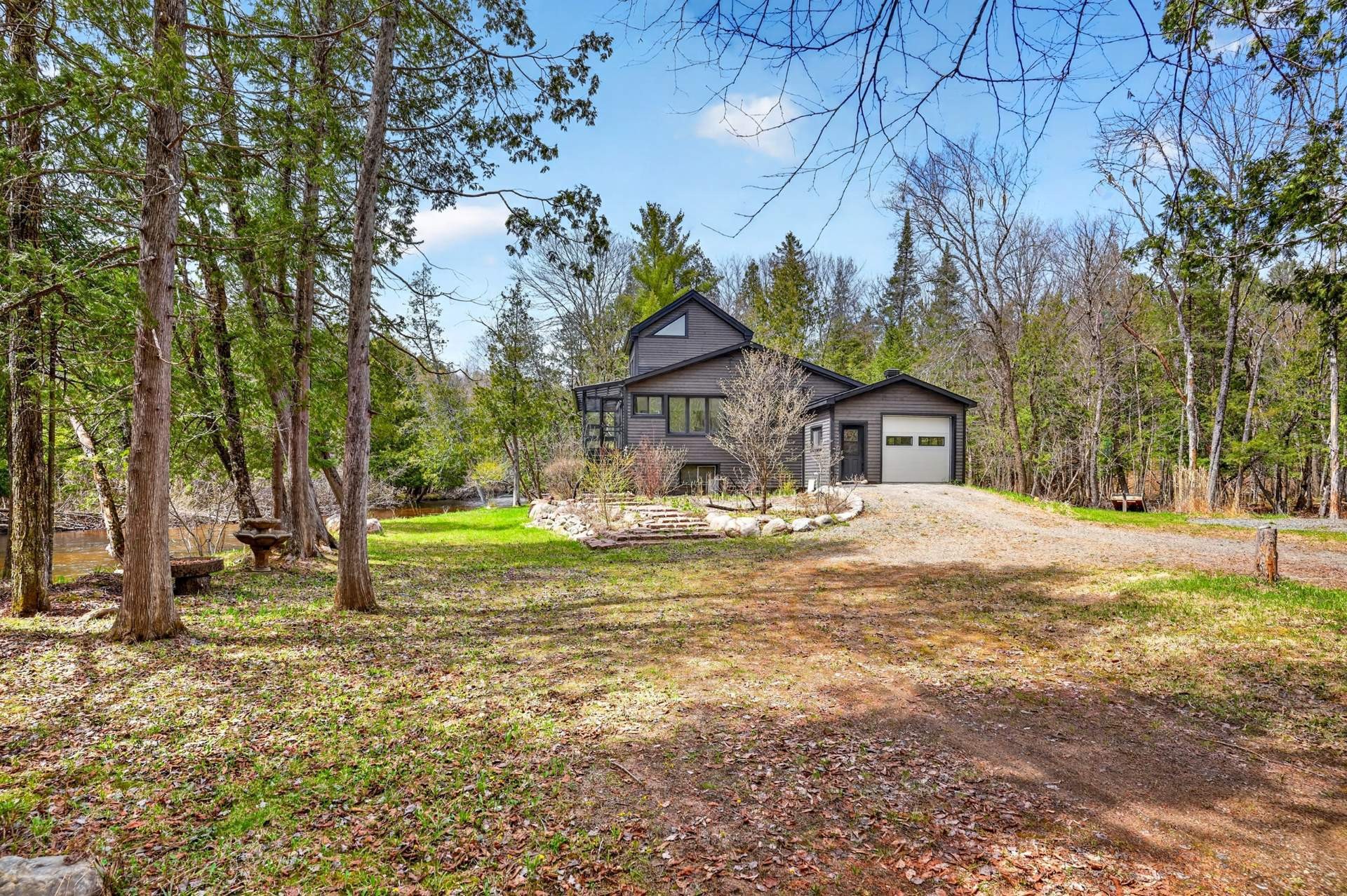 Front of Structure - 8 Ch. Parker, Harrington, QC - Outdoor