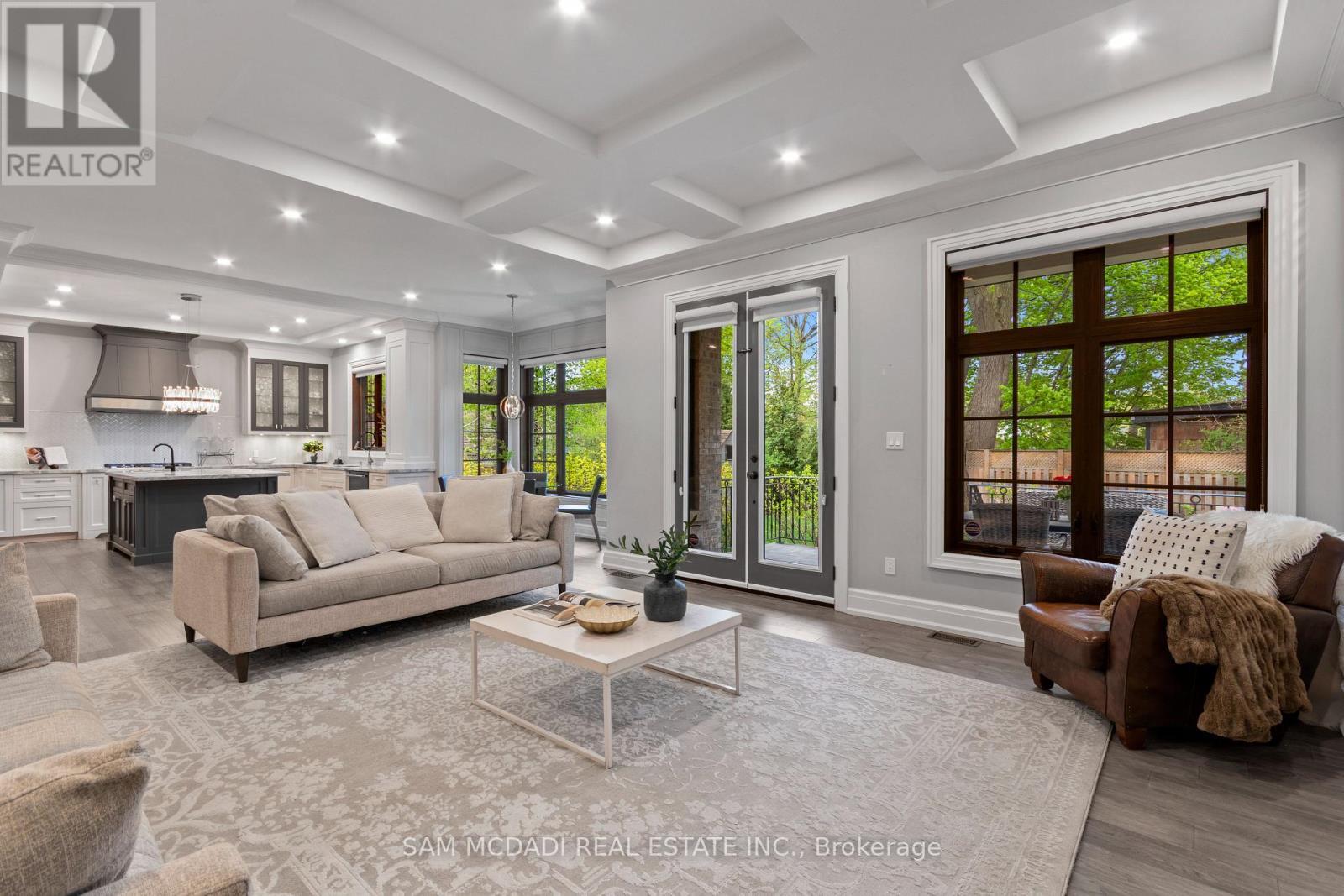 1134 Welwyn Drive, Mississauga, ON - Indoor Photo Showing Living Room