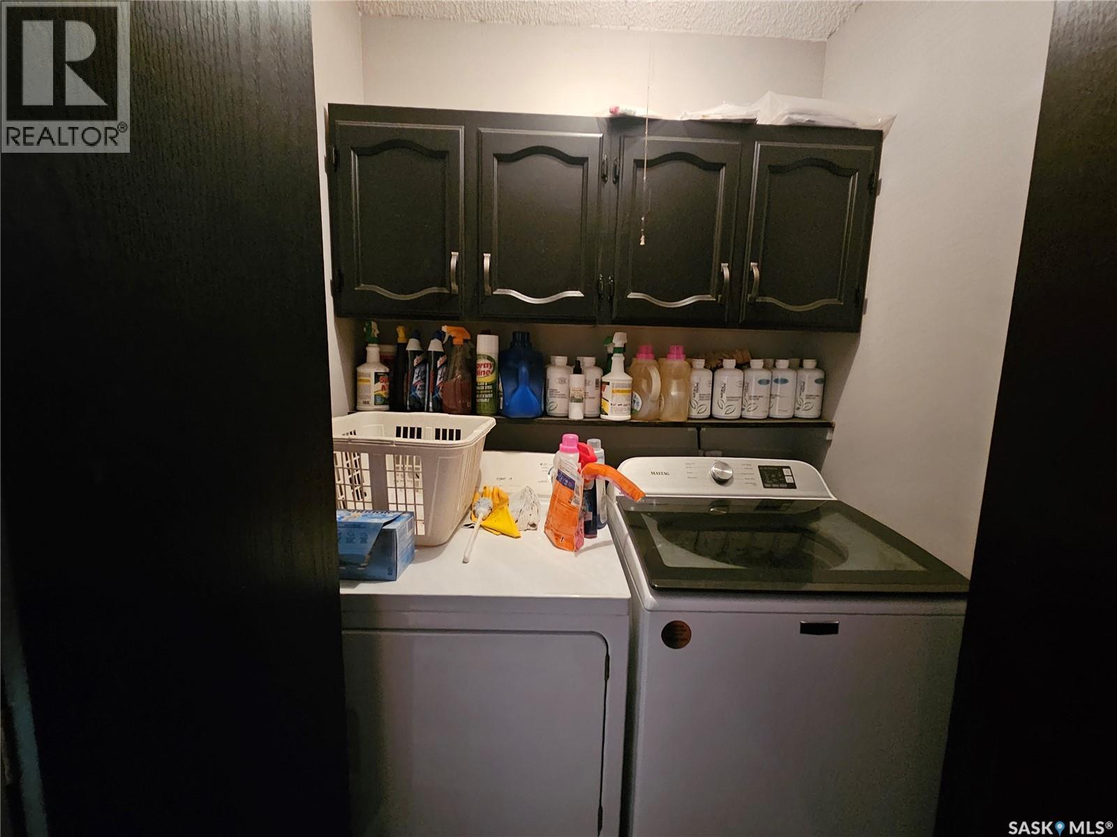 1204 North Railway Street E, Swift Current, SK - Indoor Photo Showing Laundry Room