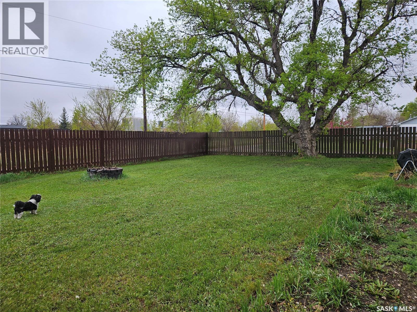 1204 North Railway Street E, Swift Current, SK - Outdoor