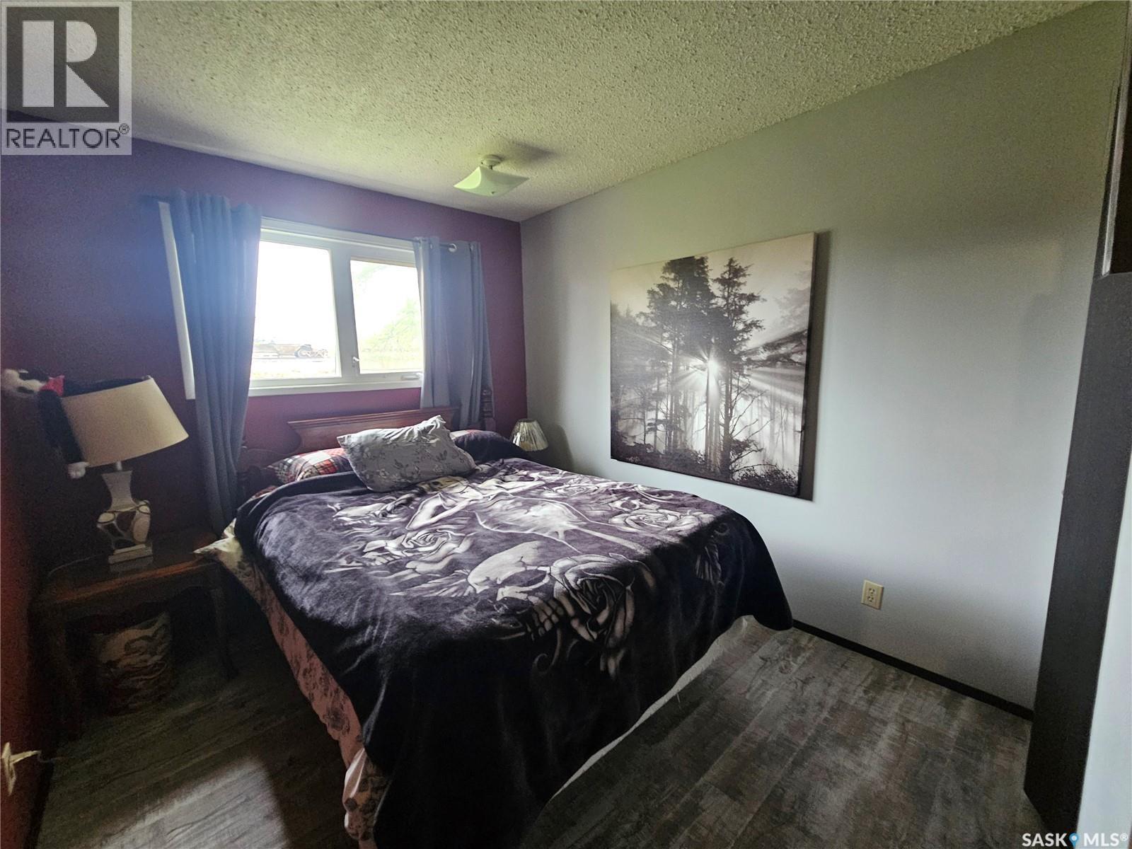 1204 North Railway Street E, Swift Current, SK - Indoor Photo Showing Bedroom