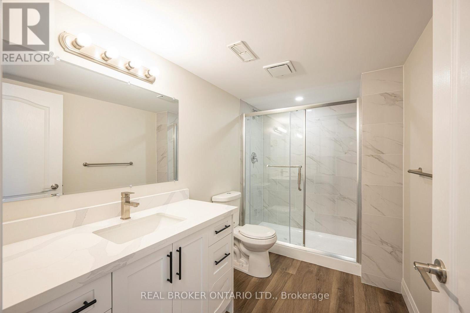 685 Frederick Street, Kitchener, ON - Indoor Photo Showing Bathroom