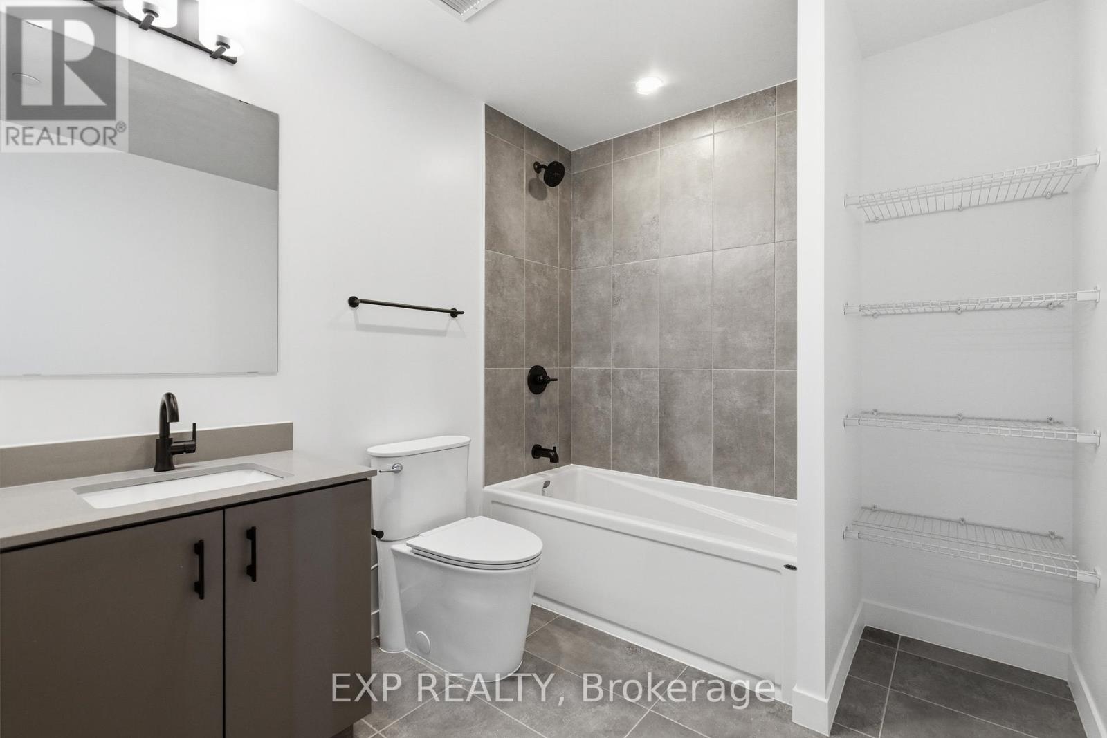 426 - 4878 Powers Common, Burlington, ON - Indoor Photo Showing Bathroom