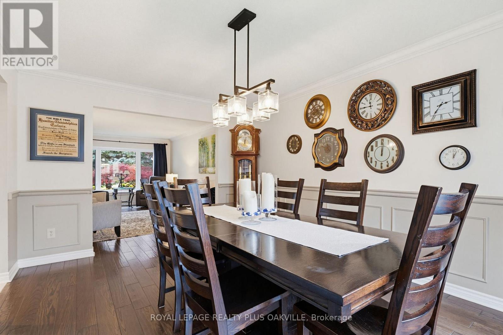 Dining room - 67 Honeysuckle Crescent, Hamilton, ON - Indoor Photo Showing Dining Room