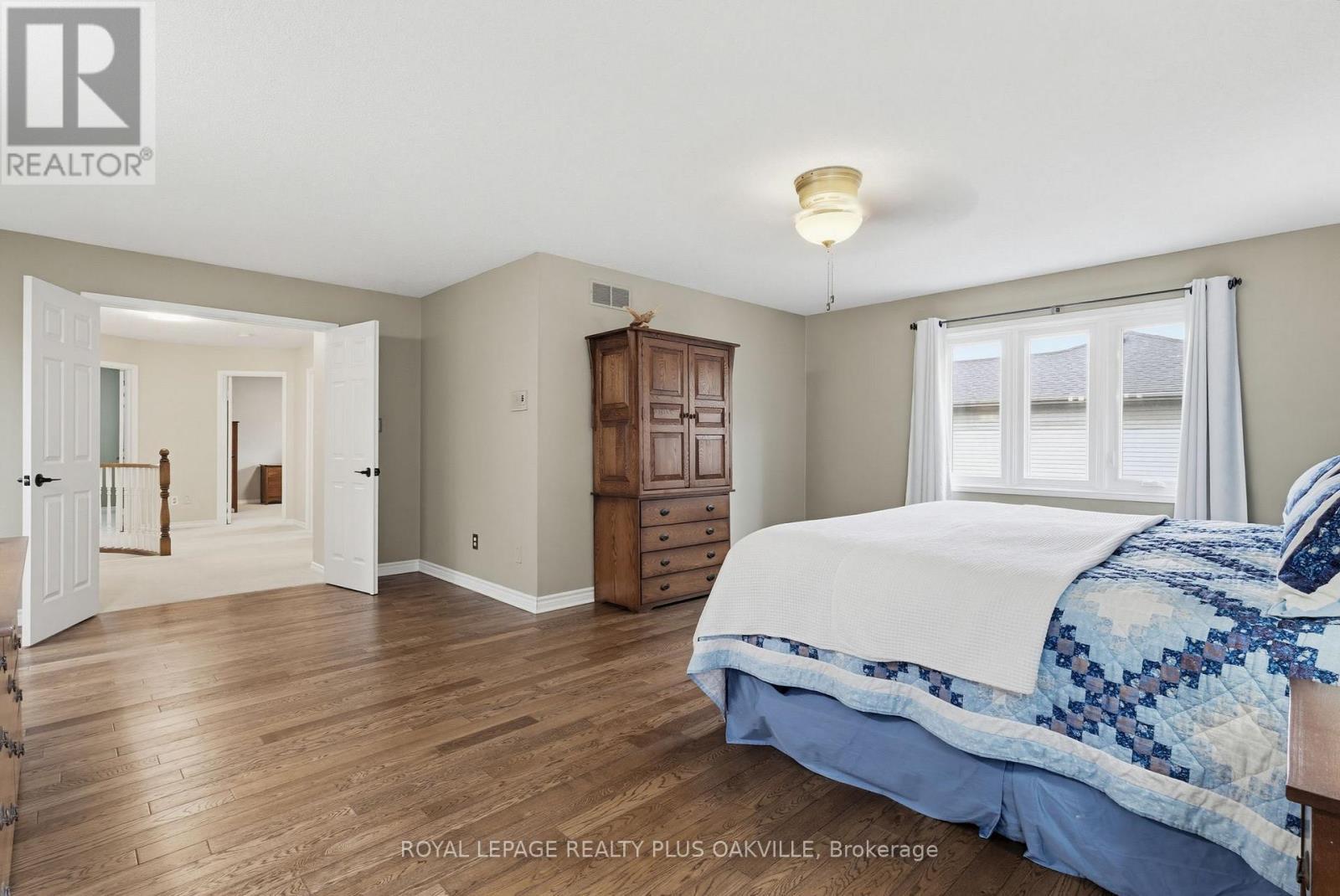 Primary suite - 67 Honeysuckle Crescent, Hamilton, ON - Indoor Photo Showing Bedroom