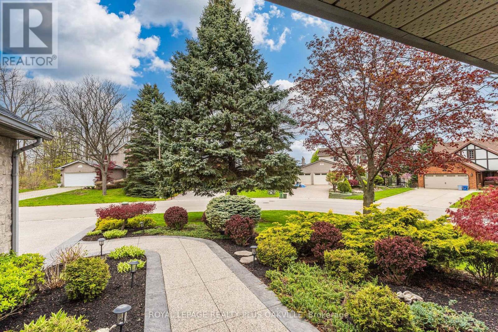 67 Honeysuckle Crescent, Hamilton, ON - Outdoor
