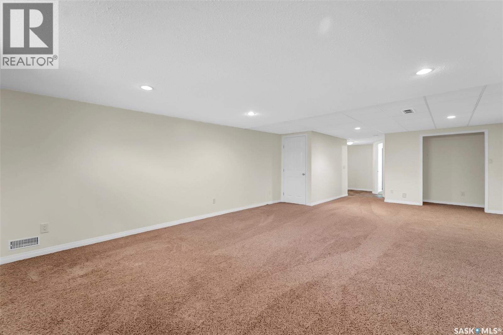 735 Fairbrother Avenue, Saskatoon, SK - Indoor